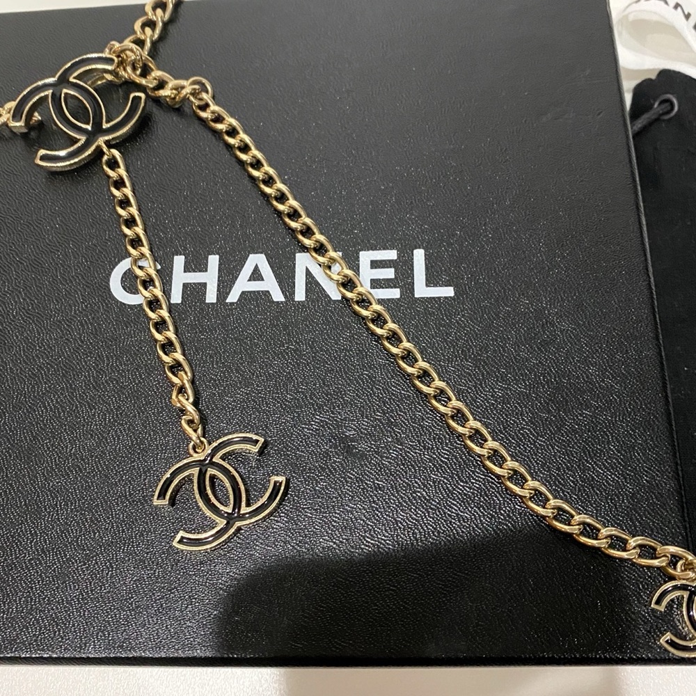❌SOLD❌VINTAGE CHANEL Black Gold CC Logo Necklace - Picture 8 of 12